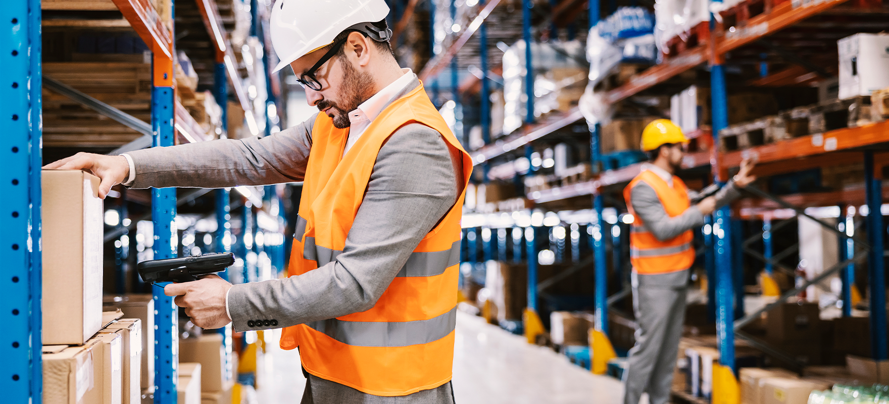 CFS import operations with container stripping and cargo receiving in a terminal warehouse