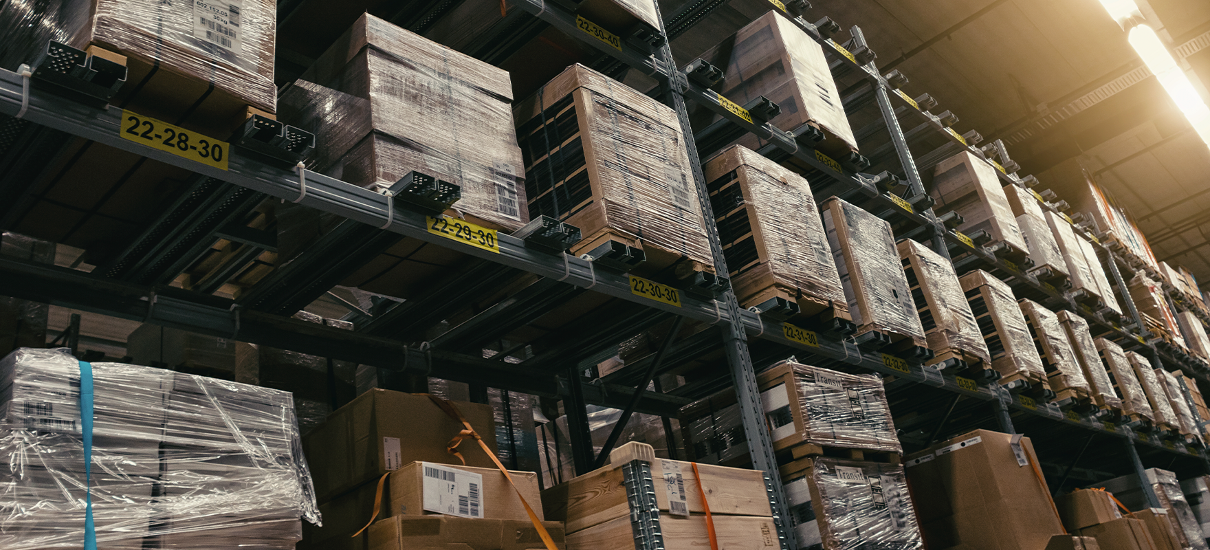 LCL cargo consolidation and deconsolidation with mixed pallets and cargo units in a CFS warehouse